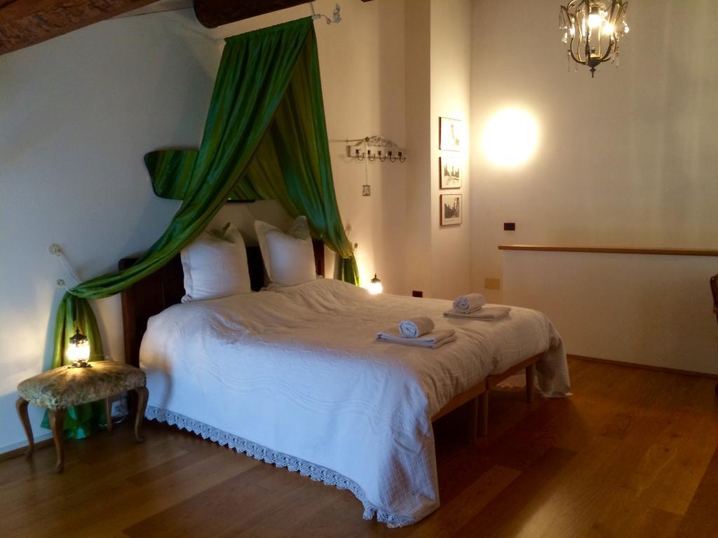 Bed And Breakfast Villa Franca Villafranca di Verona Exteriör bild