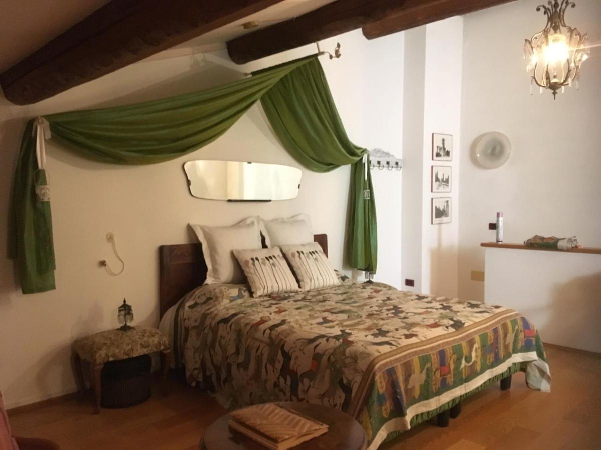 Bed And Breakfast Villa Franca Villafranca di Verona Exteriör bild